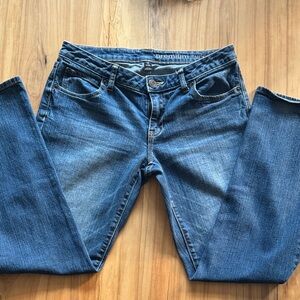 GAP Women's Straight Leg Jeans in Classic Blue size 8